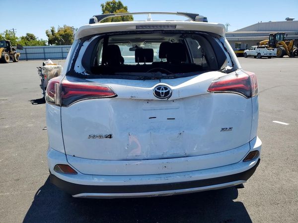2017 TOYOTA RAV4 XLE