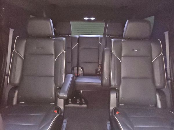 2021 CADILLAC ESCALADE Sport — SUVN