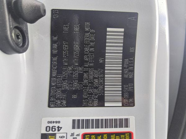 2024 TOYOTA SIENNA XLE
