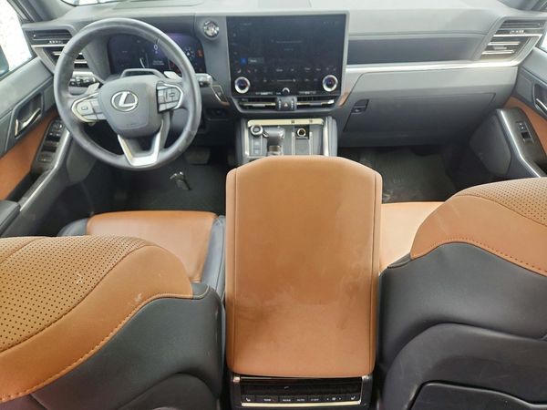 2024 LEXUS GX 550