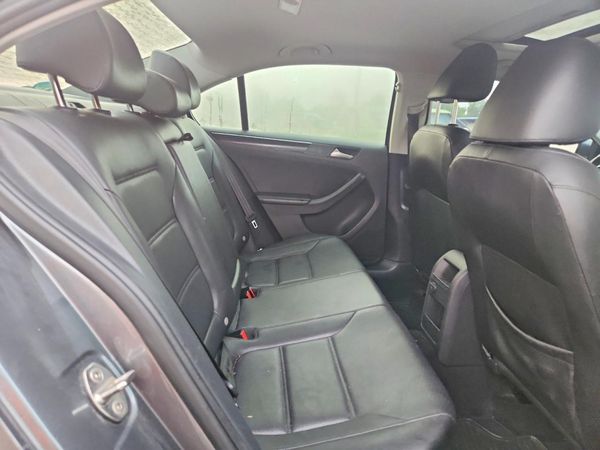 2017 VOLKSWAGEN JETTA SEL, SEL Premium
