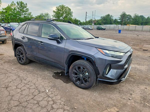2025 TOYOTA RAV4 XSE