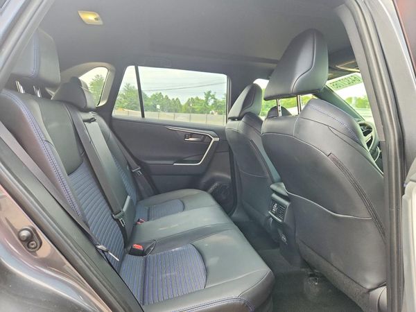 2025 TOYOTA RAV4 XSE