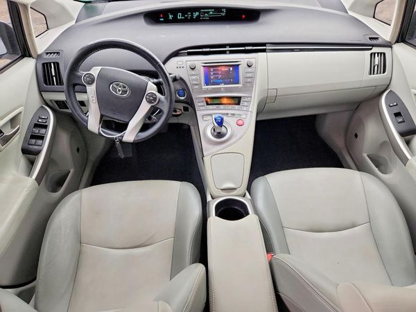 2015 TOYOTA PRIUS