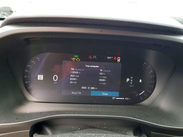 2023 VOLVO XC40 Ultimate Dark