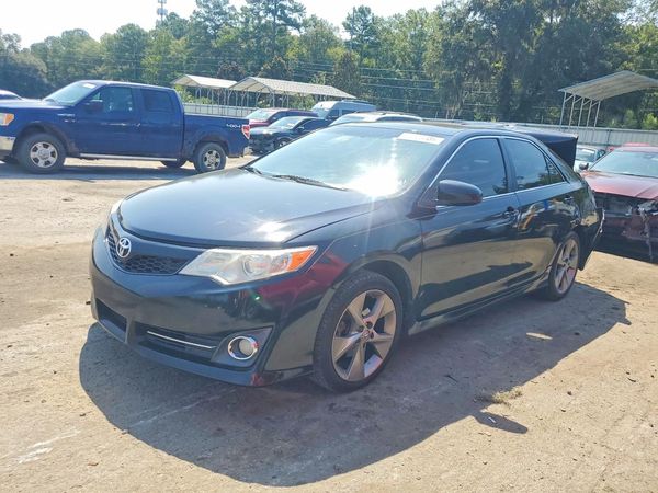2012 TOYOTA CAMRY — Front 3/4