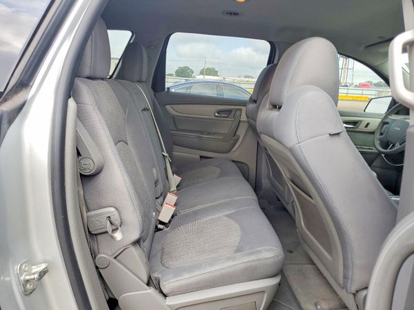 2017 CHEVROLET TRAVERSE LS