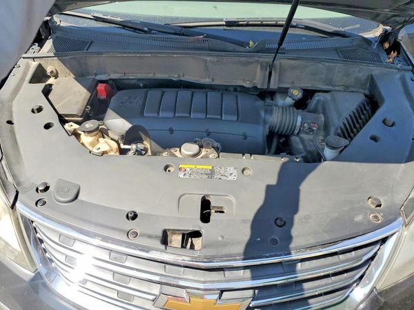 2015 CHEVROLET TRAVERSE 1LT — Engine bay