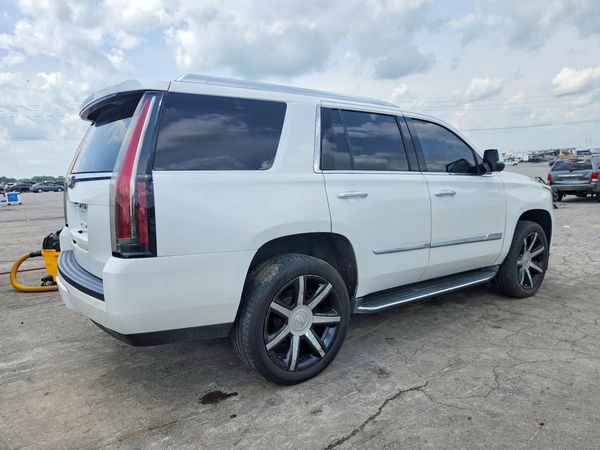 2016 CADILLAC ESCALADE Luxury