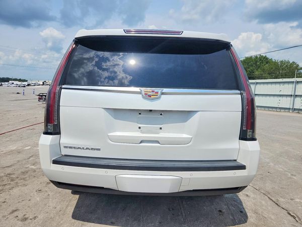 2016 CADILLAC ESCALADE Luxury