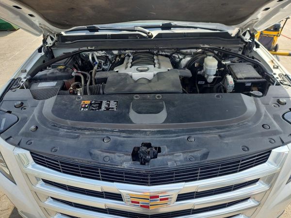 2016 CADILLAC ESCALADE Luxury