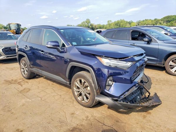 2022 TOYOTA RAV4 Limited