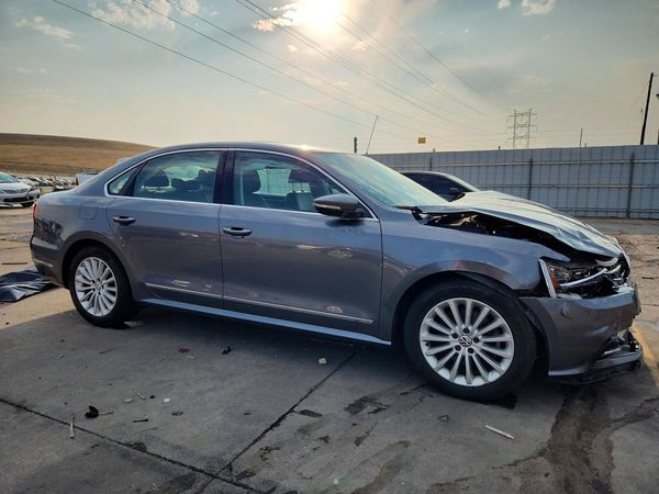 2017 VOLKSWAGEN PASSAT