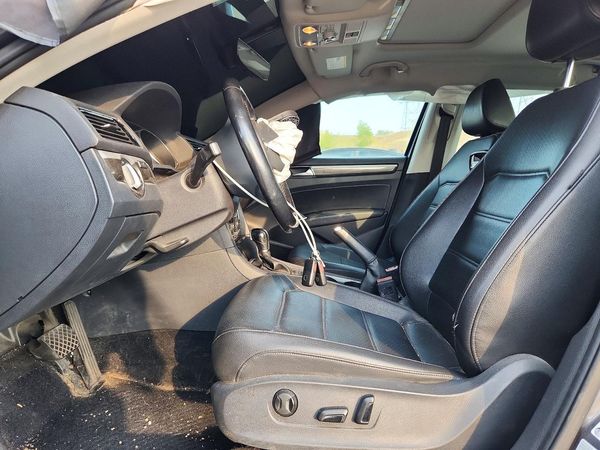 2017 VOLKSWAGEN PASSAT
