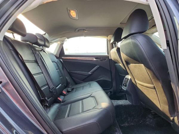 2017 VOLKSWAGEN PASSAT