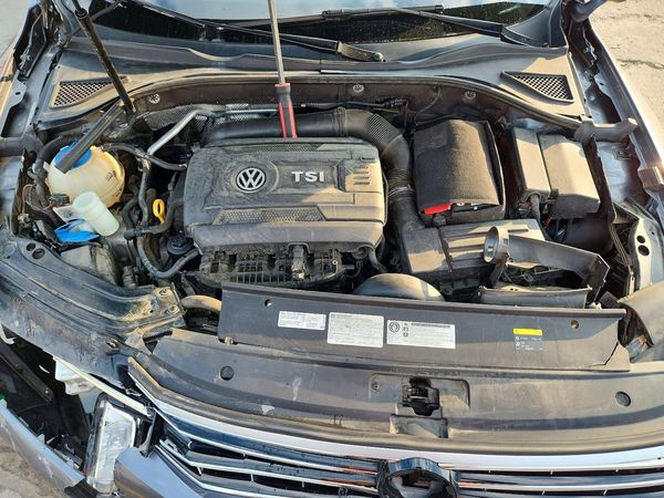 2017 VOLKSWAGEN PASSAT