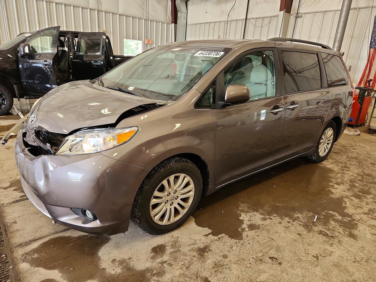 2015 TOYOTA SIENNA