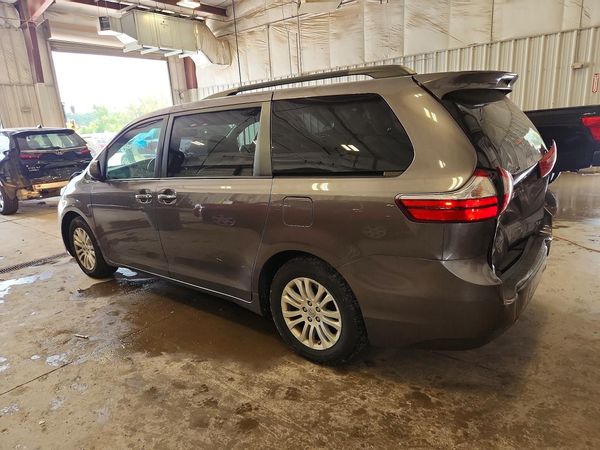 2015 TOYOTA SIENNA