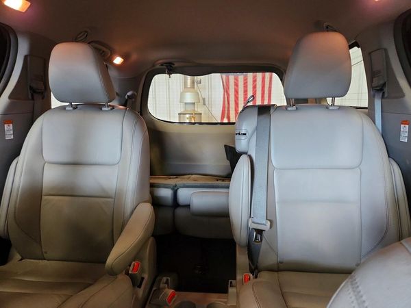 2015 TOYOTA SIENNA