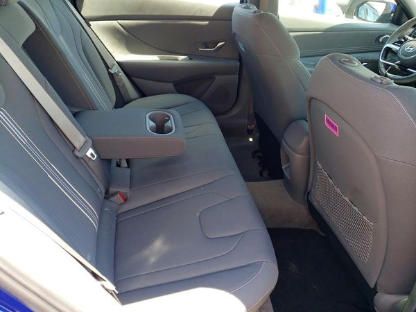 2024 HYUNDAI ELANTRA