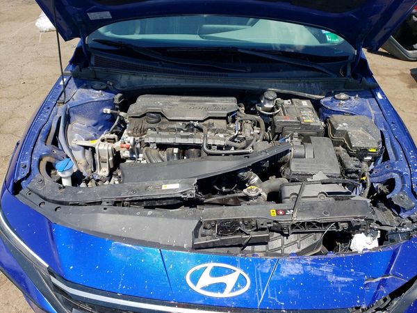 2024 HYUNDAI ELANTRA