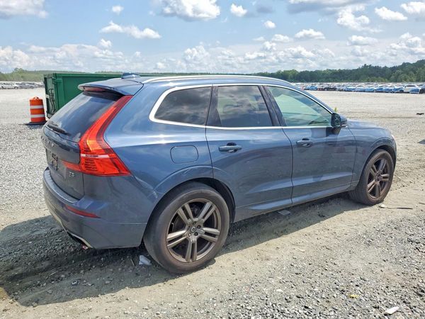 2019 VOLVO XC60 Momentum