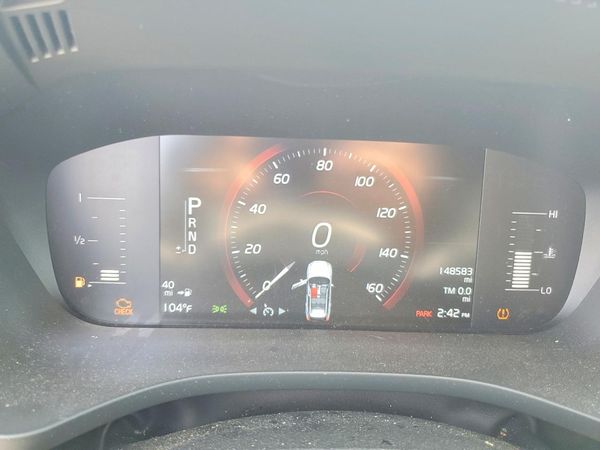 2019 VOLVO XC60 Momentum