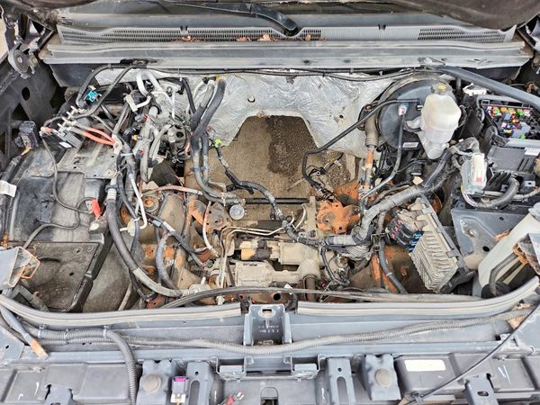 2018 CHEVROLET TAHOE LS — Engine bay