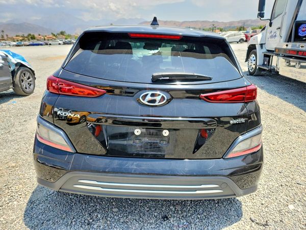 2023 HYUNDAI KONA SE