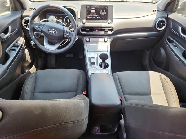 2023 HYUNDAI KONA SE