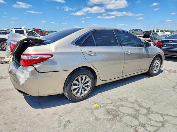 2016 TOYOTA CAMRY