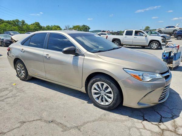 2016 TOYOTA CAMRY