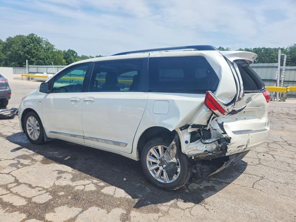 2017 TOYOTA SIENNA