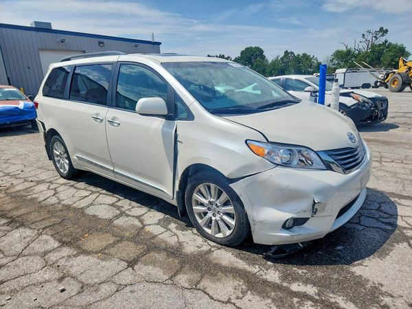 2017 TOYOTA SIENNA