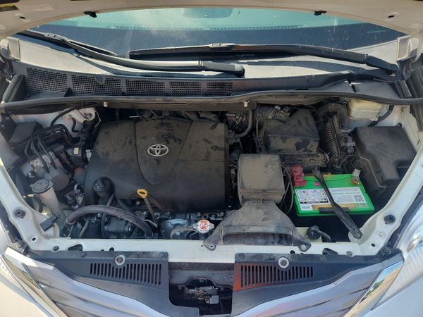 2017 TOYOTA SIENNA