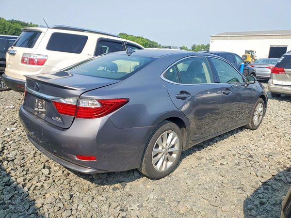 2013 LEXUS ES 300h