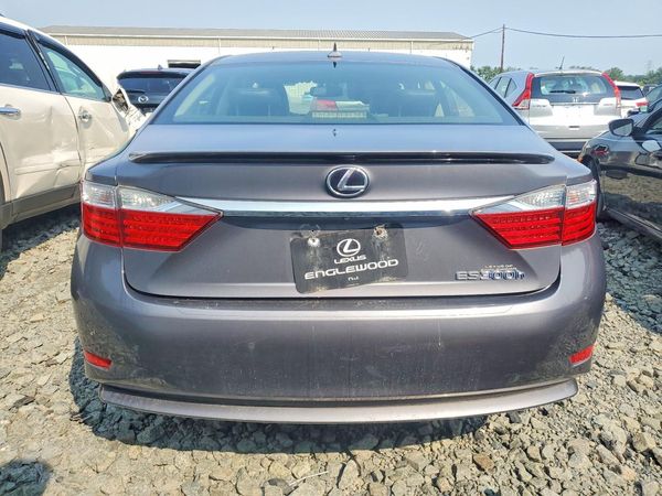 2013 LEXUS ES 300h