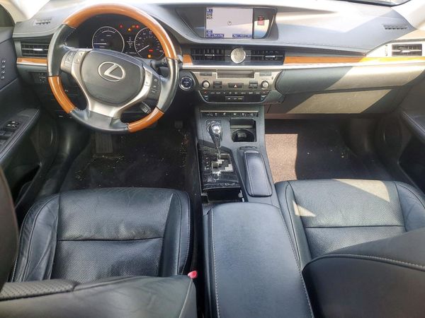 2013 LEXUS ES 300h