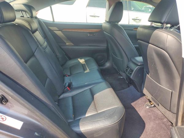 2013 LEXUS ES 300h