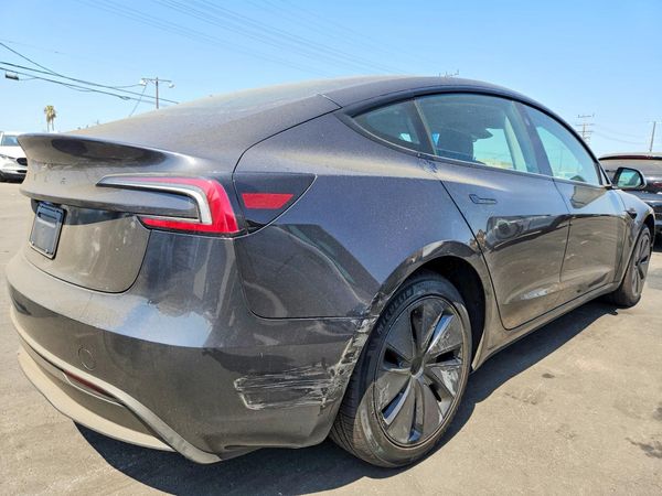 2026 TESLA MODEL 3