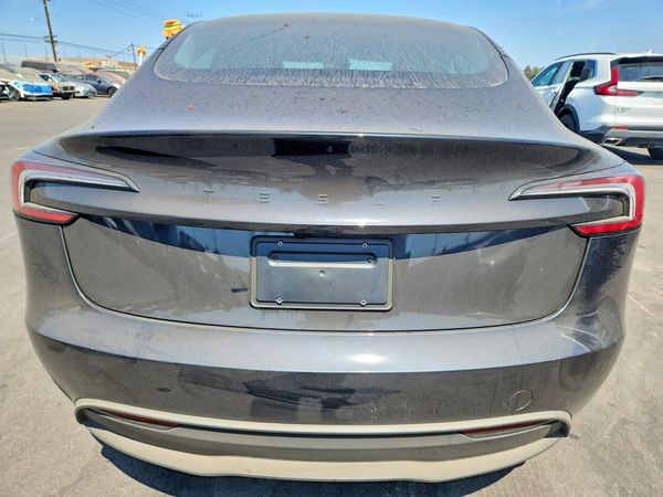 2026 TESLA MODEL 3