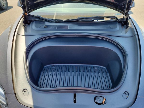 2026 TESLA MODEL 3