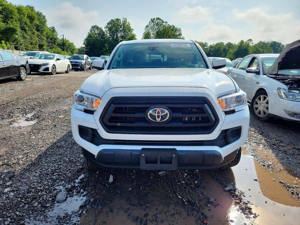 2022 TOYOTA TACOMA SR5