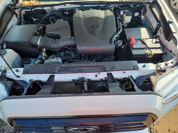 2022 TOYOTA TACOMA SR5