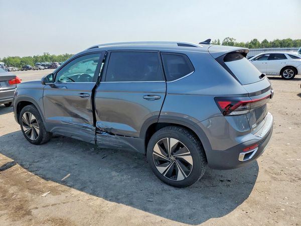 2025 VOLKSWAGEN TAOS 4Motion SE