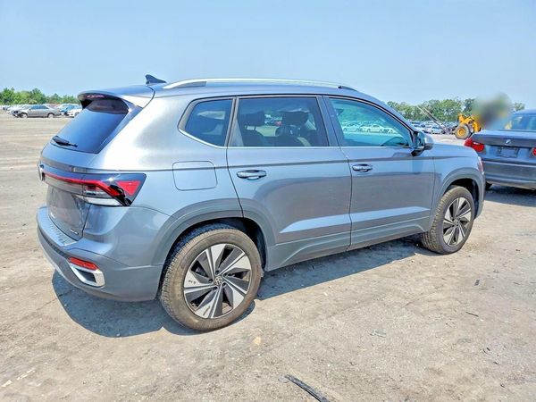 2025 VOLKSWAGEN TAOS 4Motion SE