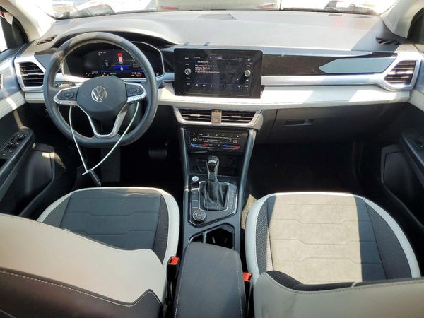 2025 VOLKSWAGEN TAOS 4Motion SE