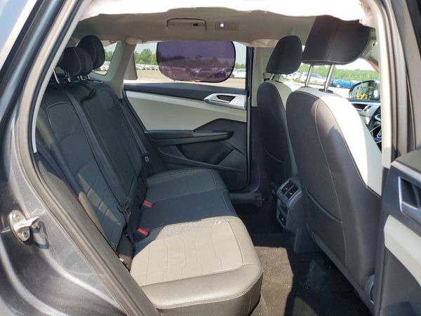 2025 VOLKSWAGEN TAOS 4Motion SE