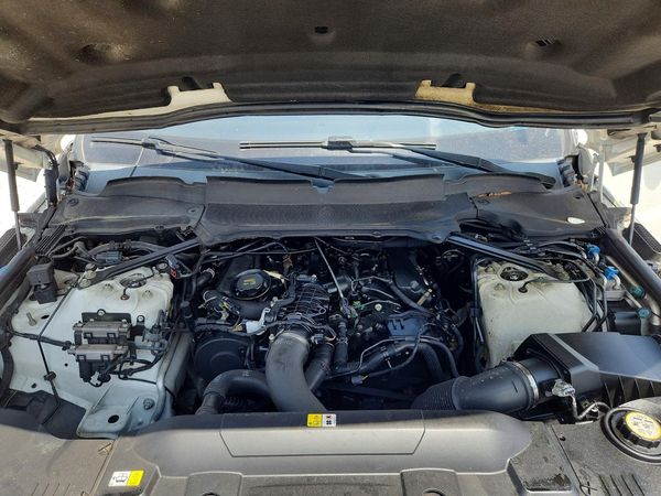 2017 LAND ROVER RANGEROVER HSE — Engine bay