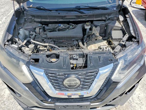 2019 NISSAN ROGUE — Engine bay